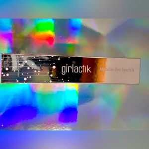 Girlactik Metallic Sparkle Eye Shadow